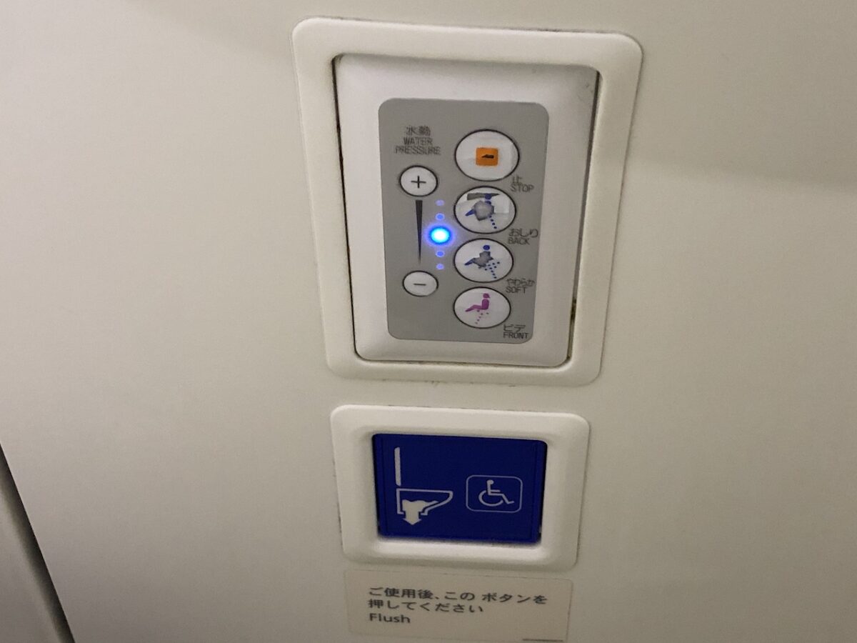 【JALエコノミークラス搭乗記】JL723便（成田→クアラルンプール）は最新機材で快適です！
